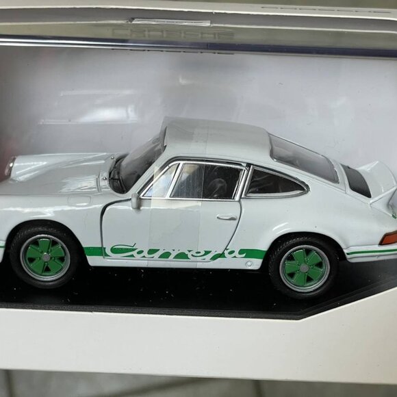 Porsche 911 Carrera RS 2.7 Limited Edition New Collectors Model 1:43 Collectable - Picture 13 of 15